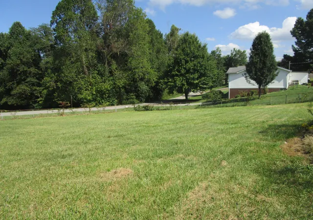 Homes for sale in Stanford, KY | 140 Halls Gap Estates Rd, Stanford, KY 40484 | MLS# 25504795