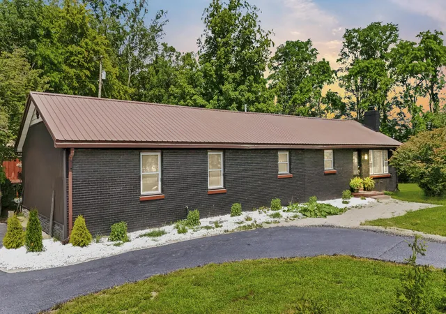 Photo 1 of Single family home for sale at 2640 Fords Mill Rd, Versailles, KY 40383 | MLS# 25504831 | Listing updated on 2026-03-15