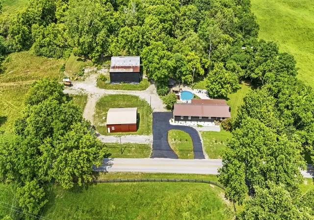 Photo 4 of Single family home for sale at 2640 Fords Mill Rd, Versailles, KY 40383 | MLS# 25504831 | Listing updated on 2026-03-15