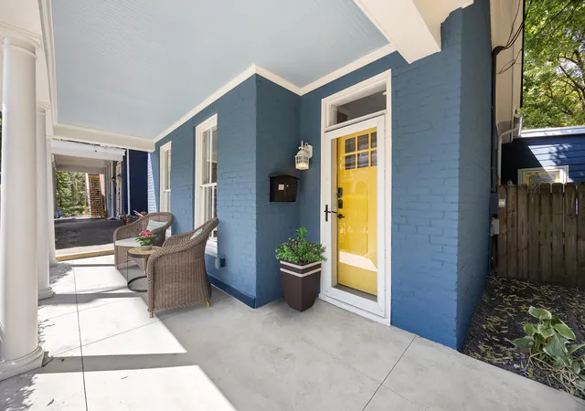 Photo 3 of Single family home for sale at 611 N Broadway, Lexington, KY 40508 | MLS# 25504844 | Listing updated on 2025-10-28