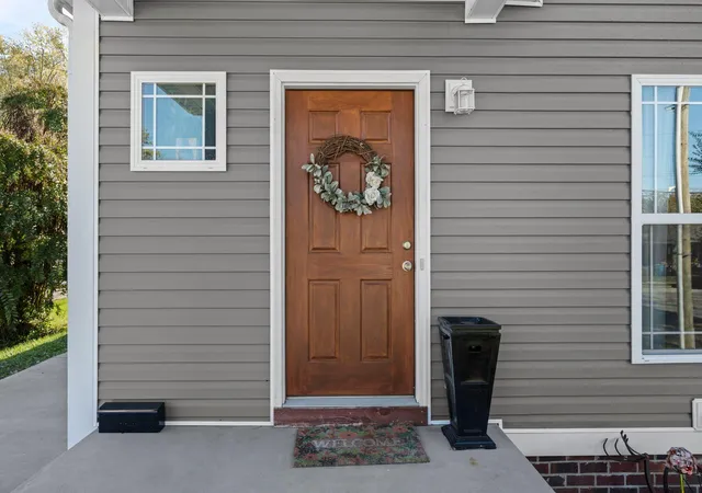 Photo 4 of Single family home for sale at 308 E Woodford St, Lawrenceburg, KY 40342 | MLS# 25505342 | Listing updated on 2026-02-15