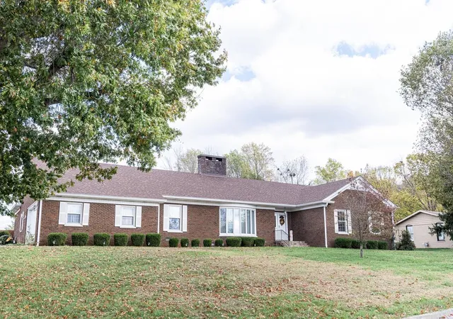 Photo 3 of Single family home for sale at 125 Volunteer Dr, Somerset, KY 42501 | MLS# 25505113 | Listing updated on 2026-04-27