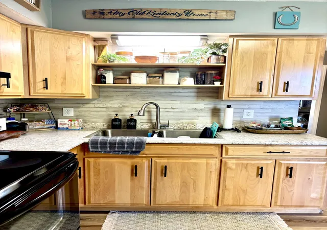 Photo 3 of Multi family home for sale at 537 Anniston Dr, Lexington, KY 40505 | MLS# 25505167 | Listing updated on 2025-11-02