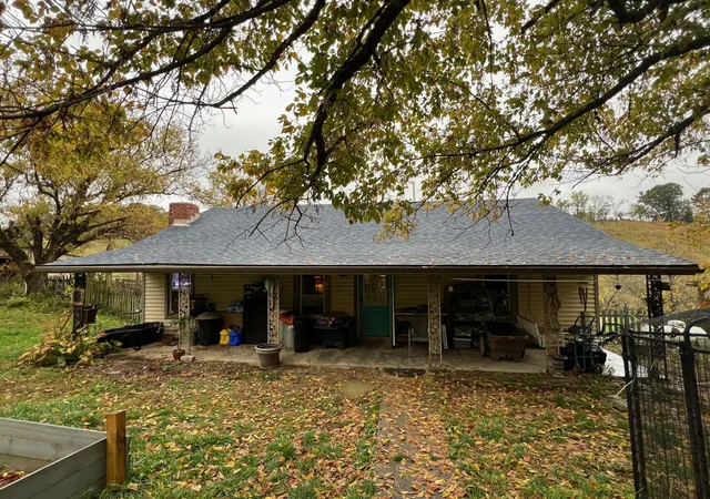 Photo 4 of House for sale at 1315 Avenstoke Rd, Lawrenceburg, KY 40342 | MLS# 25505303 | Listing updated on 2025-11-21