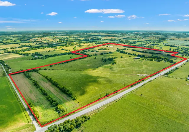Photo 3 of Sale Pending at 7053 Perryville Rd, Danville, KY 40422 | MLS# 25505324 | Listing updated on 2026-04-27