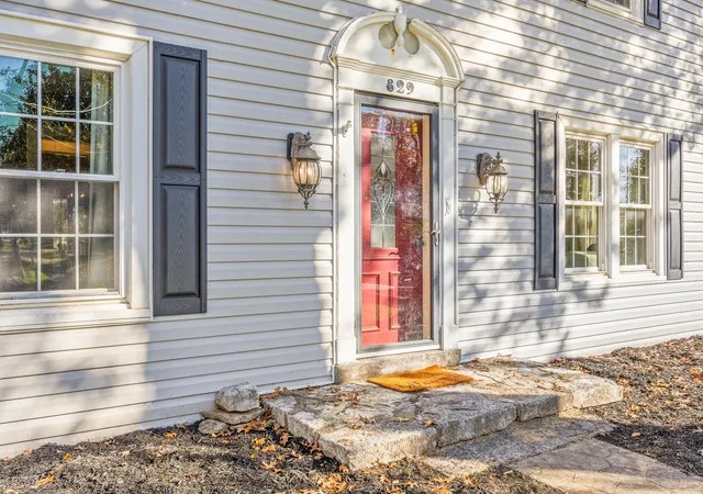 image of 829 W Lexington Ave, Danville, KY 40422 | MLS# 25505430