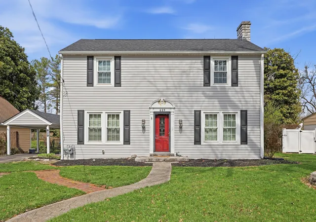 image of 829 W Lexington Ave, Danville, KY 40422 | MLS# 25505430