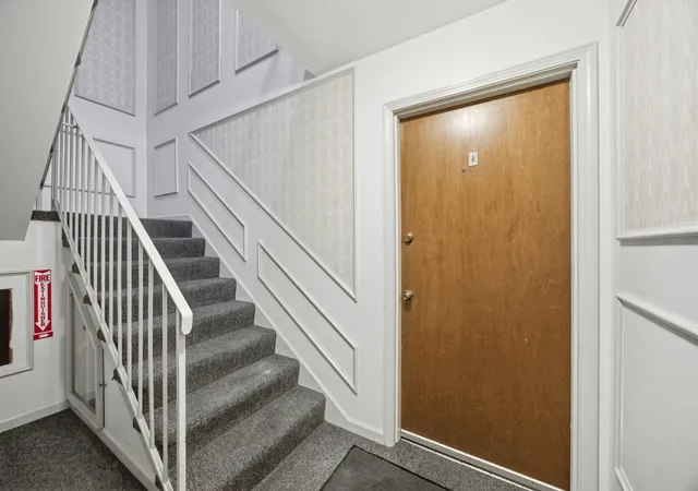 Photo 3 of Condo for sale at 1068 Armstrong Mill Rd #A, Lexington, KY 40517 | MLS# 25505409 | Listing updated on 2025-11-20