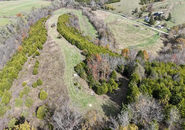 Homes for sale in Harrodsburg, KY | 1100 Old Dixville Rd, Harrodsburg, KY 40330 | MLS# 25505413