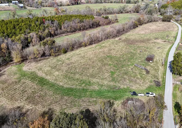 Homes for sale in Harrodsburg, KY | 1100 Old Dixville Rd, Harrodsburg, KY 40330 | MLS# 25505413