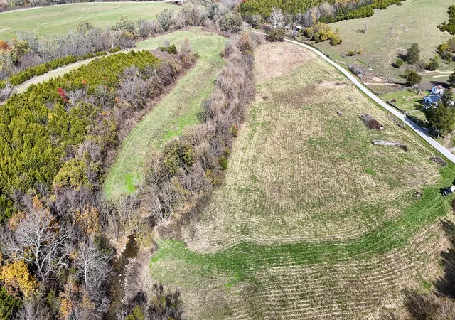 Homes for sale in Harrodsburg, KY | 1100 Old Dixville Rd, Harrodsburg, KY 40330 | MLS# 25505413