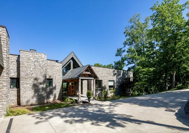 1st image of 1000 Hunter Dr, Lancaster, KY 40444 | MLS# 25505450