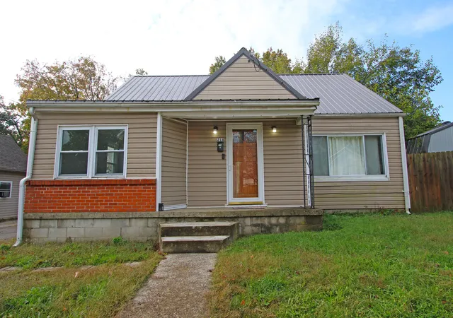 1st image of 218 E Washington St, Winchester, KY 40391 | MLS# 25505534