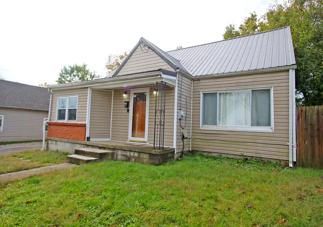 3rd image of 218 E Washington St, Winchester, KY 40391 | MLS# 25505534