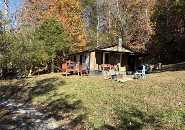 3rd image of 3999 Mckee Rd, Irvine, KY 40336 | MLS# 25505570