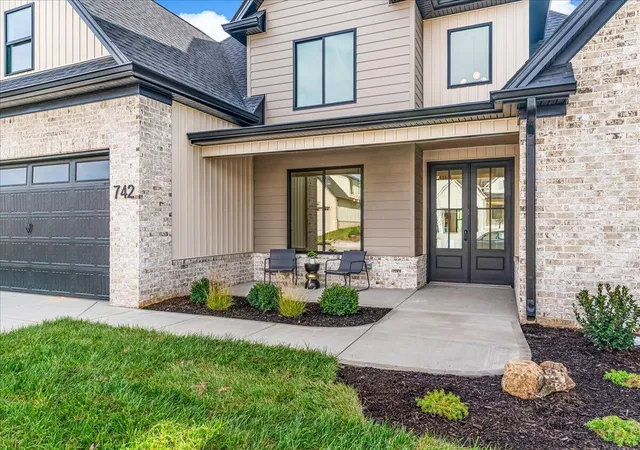 Homes for sale in Versailles, KY | 742 Azalea Ln, Versailles, KY 40383 | MLS# 25505591
