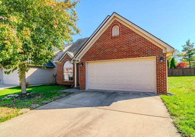 Photo 2 of Single family home for sale at 3840 Everetts Dale, Lexington, KY 40514 | MLS# 25505768 | Listing updated on 2026-03-10
