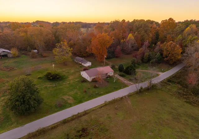 Photo 2 of Single family home for sale at 115 Maple Grove School Rd, London, KY 40744 | MLS# 25505840 | Listing updated on 2025-11-11