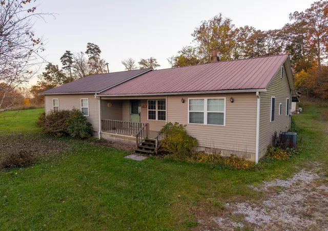 Photo 3 of Single family home for sale at 115 Maple Grove School Rd, London, KY 40744 | MLS# 25505840 | Listing updated on 2025-11-11
