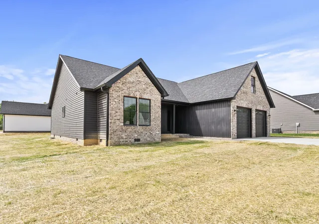 Homes for sale in Junction City, KY | 131 Knob View Tr, Junction City, KY 40440 | MLS# 25506212
