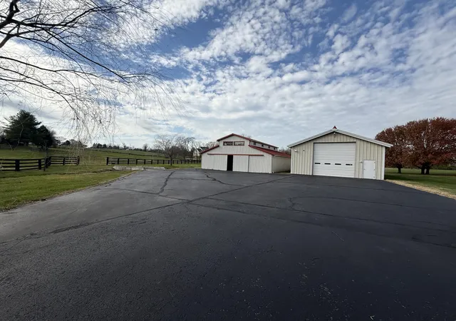 Photo 1 of Single family home for sale at 197 Murphy Ln, Nicholasville, KY 40356 | MLS# 25506309 | Listing updated on 2026-10-28