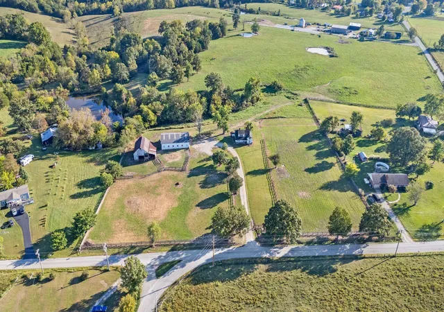 Photo 4 of House for sale at 501 Gumbottom Rd, Waco, KY 40385 | MLS# 25505925 | Listing updated on 2025-11-30