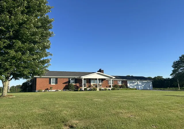 Homes for sale in Russell Springs, KY | 586 Harristown Rd, Russell Springs, KY 42642 | MLS# 26000563