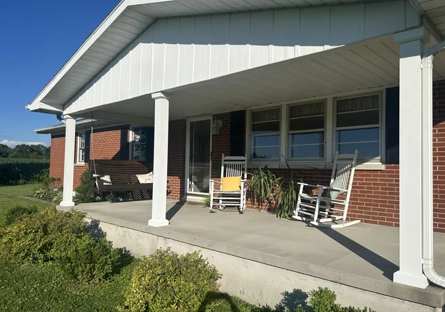 Homes for sale in Russell Springs, KY | 586 Harristown Rd, Russell Springs, KY 42642 | MLS# 26000563