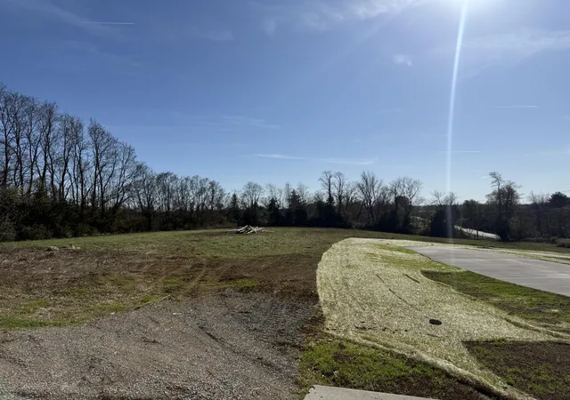 1st image of 2725 Lexington Rd, Richmond, KY 40475 | MLS# 25506084