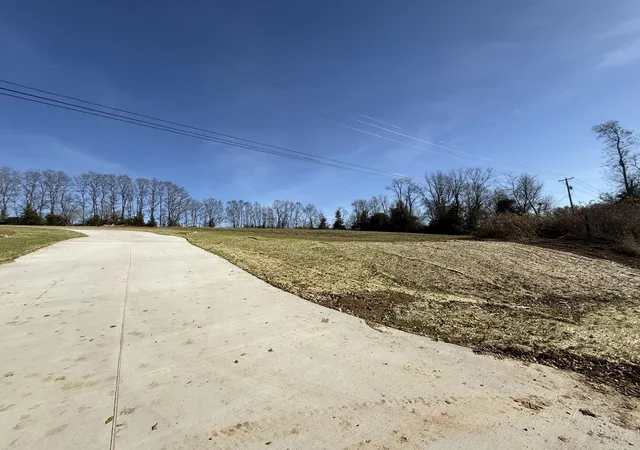 4th image of 2725 Lexington Rd, Richmond, KY 40475 | MLS# 25506084