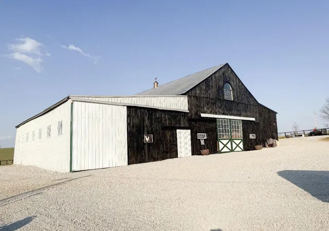 Photo 3 of Sale Pending at 1235 Jackstown Rd, Paris, KY 40361 | MLS# 25506218 | Listing updated on 2025-12-18