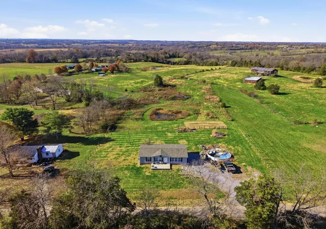 Homes for sale in Stanford, KY | 1136 Patrick Rd, Stanford, KY 40484 | MLS# 25506241