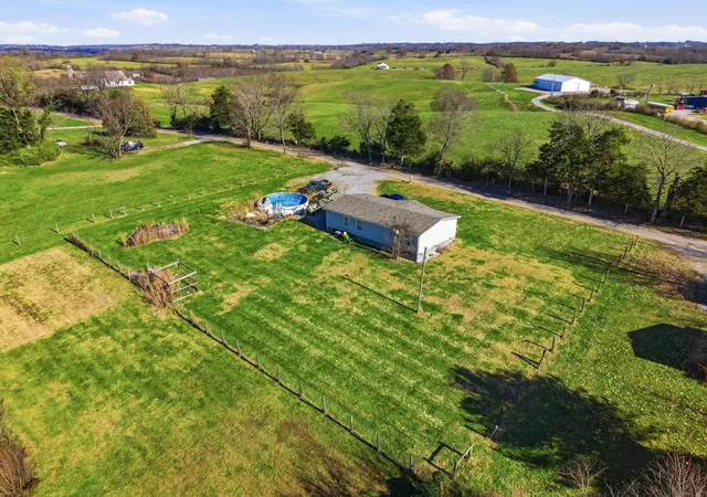 Homes for sale in Stanford, KY | 1136 Patrick Rd, Stanford, KY 40484 | MLS# 25506241
