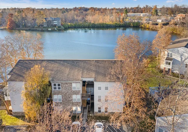 2nd image of 2414 Lake Park Rd, Lexington, KY 40502