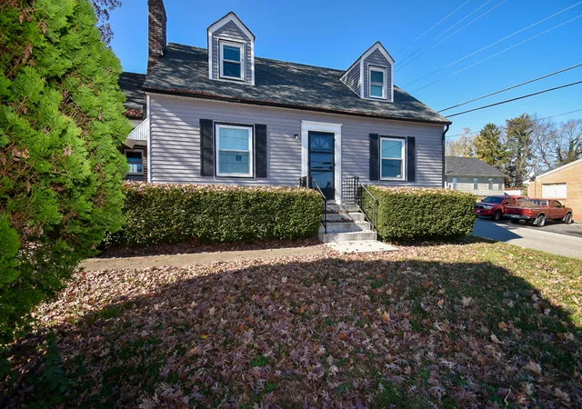 2nd image of 413 N 4th St, Danville, KY 40422 | MLS# 25506379