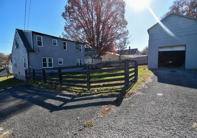 38th image of 413 N 4th St, Danville, KY 40422 | MLS# 25506379