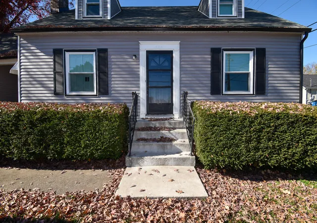 3rd image of 413 N 4Th St, Danville, KY 40422 | MLS# 25506379