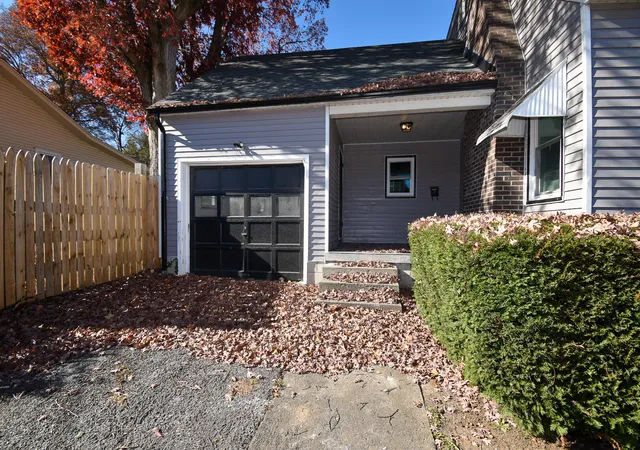 4th image of 413 N 4Th St, Danville, KY 40422 | MLS# 25506379