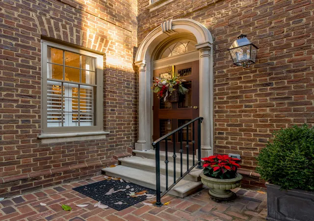 Listing Photo 5 - Condo for sale in building located at 100 Idle Hour Dr, Lexington, KY 40502 - Unit #13