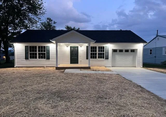Photo 3 of Single family home for sale at 217 Mainous St, Berea, KY 40403 | MLS# 26004400 | Listing updated on 2026-08-03