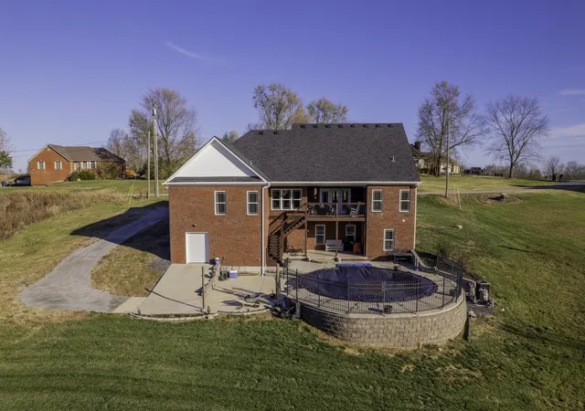 3rd image of 256 Cold Springs Dr, Harrodsburg, KY 40330 | MLS# 25506558