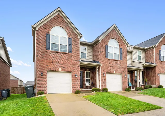 Townhouse for sale at 2761 Meadowsweet Ln, Lexington, KY 40511 | MLS# 25506786