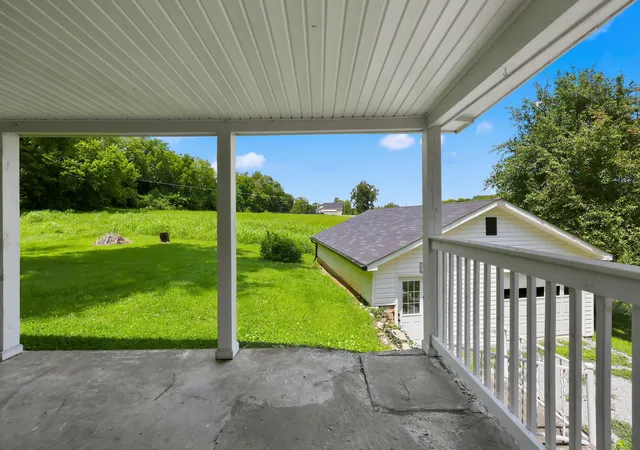 Photo 4 of Single family home for sale at 428 Kings Ml Rd, Danville, KY 40422 | MLS# 25506701 | Listing updated on 2026-08-20