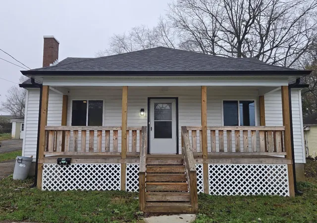 Homes for sale in Versailles, KY | 126 St Clair St, Versailles, KY 40383 | MLS# 25506920