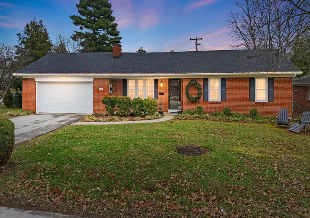 1st image of 905 Collins Ln, Frankfort, KY 40601 | MLS# 25507039