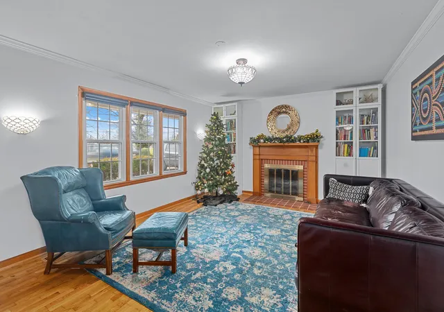 4th image of 905 Collins Ln, Frankfort, KY 40601 | MLS# 25507039