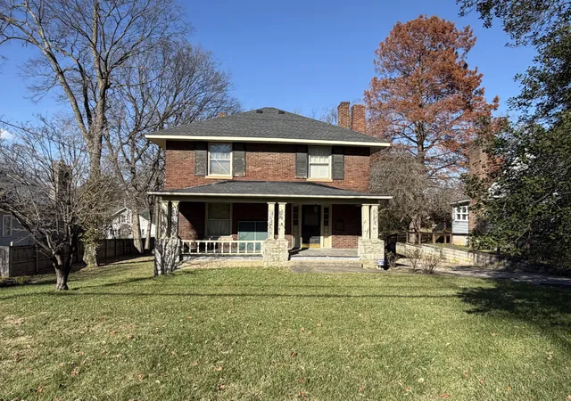 Photo 4 of Single family home for sale at 1613 Versailles Rd, Lexington, KY 40504 | MLS# 25507294 | Listing updated on 2026-10-13