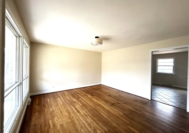 Photo 2 of Single family home for sale at 668 Marshall Ln, Lexington, KY 40505 | MLS# 26000379 | Listing updated on 2026-02-22
