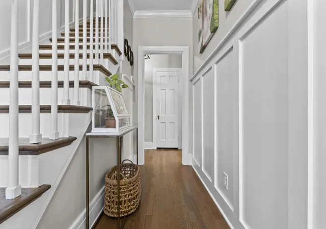 Photo 3 of Single family home for sale at 401 Hart Rd, Lexington, KY 40502 | MLS# 25507163 | Listing updated on 2025-12-10