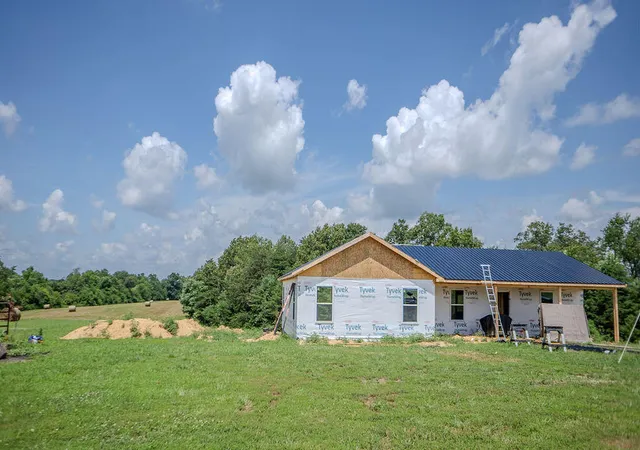 Photo 4 of House for sale at 541 Rosemont Rd, Irvine, KY 40336 | MLS# 25507589 | Listing updated on 2026-07-20
